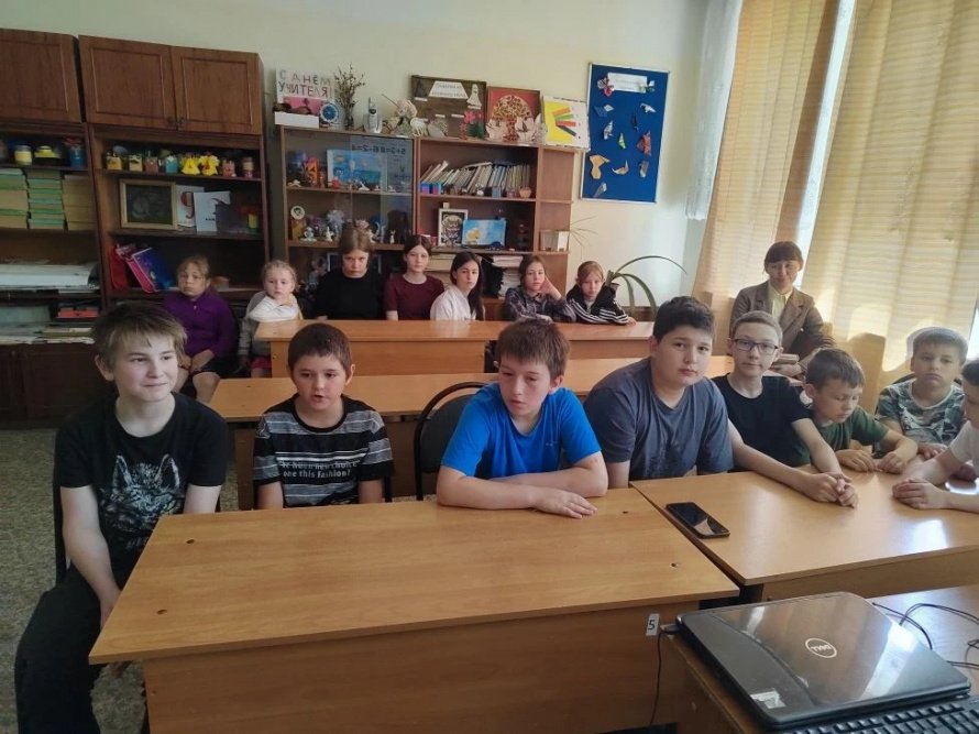 Пушкинские сказки знаем без подсказки