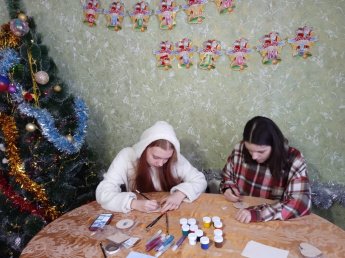 5 января работники культуры с. Лужны провели мастер - класс "МАГНИТИК В ПОДАРОК"