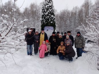 28 декабря исполняется 15 лет со дня трагической авиационной катастрофы, в результате которой потерпел крушение военно-транспортный самолет АН-22 "АНТЕЙ" Российской Федерации.