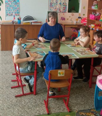 В апреле есть праздник посвящённый домашним животным в России. 