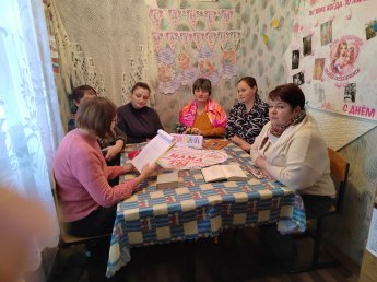 Литературная встреча "В жизни каждого нужна и важна мама"